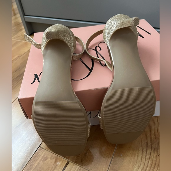Gold sequin heels. Size 5 - Picture 5 of 5